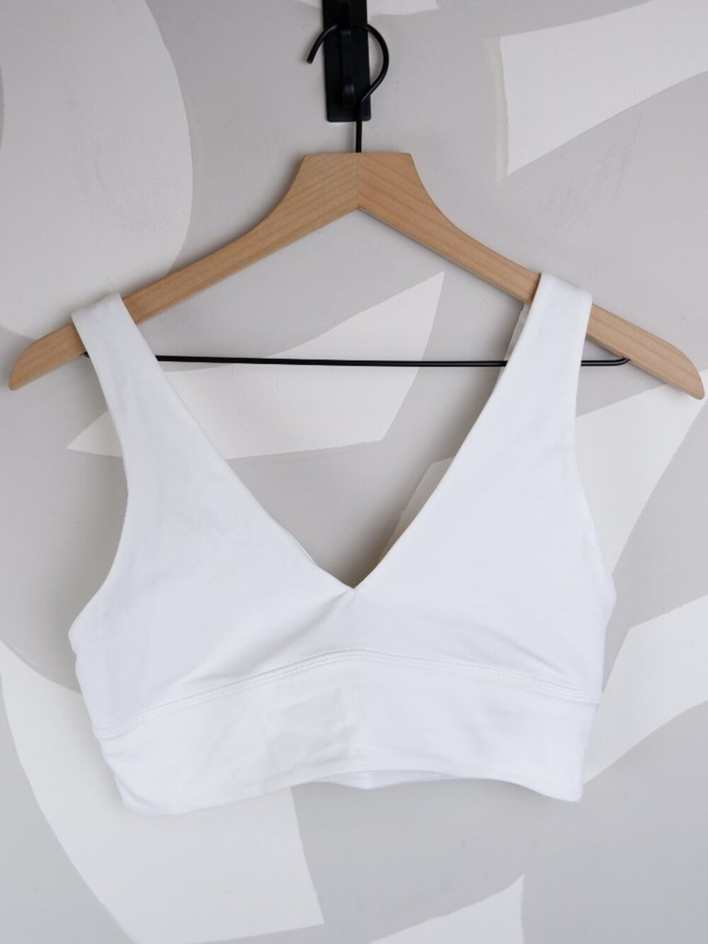 NWT Lululemon Align V-Neck Bra in White | 10